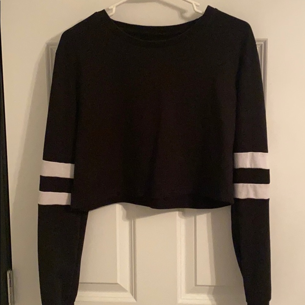 long sleeve crop top ッ